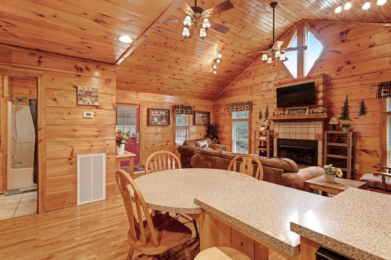 Tranquility Villa Pigeon Forge Exterior photo